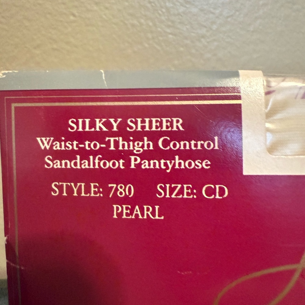 Hanes Silk Reflections Shapers Hosiery - Pearl - Picture 3 of 7